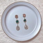 3連ストーン ピアス