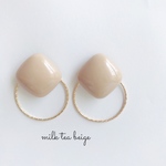 【送料込】ミルクティベージュ×キラキラリング ☆カボション ポスト2WAYピアス