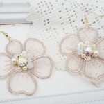 フラワーレースとビーズ刺繍のピアス/イヤリング＊