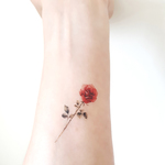 可憐な一輪の薔薇の花（赤いバラ）のタトゥーシール