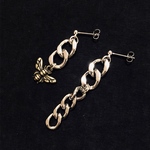 蜂チェーンピアス