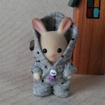 立っち赤ちゃんのフード付きロンパース