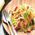 【生パスタ麺＆ソース】 塩豚・きのこ・小松菜のオリーブオイルソース　１人前