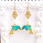 海を閉じ込めたイルカ🐬 ピアスorイヤリング