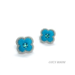ターコイズブルーの花刺繍ピアス  サージカルステンレス