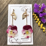  【特別価格】押し花ビオラと揺れる葉っぱの❤︎耳飾り❤︎