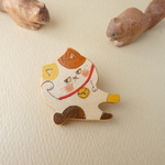 木製ブローチ　(三毛猫）