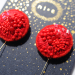 ＜lucy～イロドル惑星～＞刺繍イヤリング◎あふれる赤の耳飾り◎アレルギー対応パーツ変更可能 