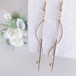 ゴールドのバーとS字のシンプル大人可愛いピアス/イヤリング