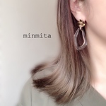 ✴︎再×2販売✴︎爽やかクリアカラー変形フープとゴールドプレートピアス（クリア）