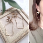 ✴︎再販売✴︎大ぶり変形フープとパールとゴールドフラワーピアス