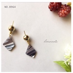  No.B964 オシャレなブラックのひし形 ピアス / イヤリング