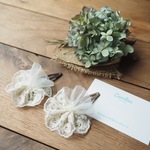 可憐なお花の刺繍レース　パッチンピン