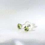 Pt900 ペリドットピアス　計0.5ct