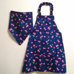 140cm ゴム入 子供用エプロン(三角巾/給食帽・巾着袋オプション)さくらんぼ(ネイビー)