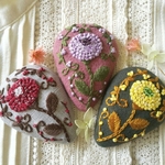 【オーダー製作企画】刺繍ブローチ★スッキリした花デザイン・4色