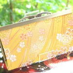 【送料無料】黄色の金襴織物でスリムな和風長財布＊向日葵と青空のような彩り＊鮮やかなレモンイエロー＊ひまわり＊薄型Ａ