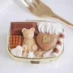 クマちゃんとモカハートチョコのピルケース