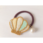 ビーズ刺繍のシェルヘアゴム