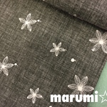 70×50★綿麻★お花の刺繡☆グレー地に白