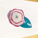 雨の日を素敵に〜お花ブローチ