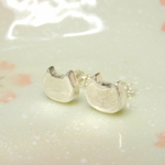 純銀 シルバーネコピアス