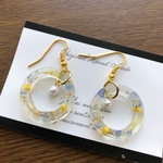 爽やかブルーのフープピアス