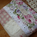 ＜ayumiebi様専用＞ファスナーポーチ・18（ピンク薔薇とパッチ）