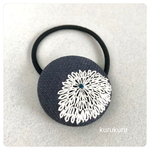 刺繍 くるみボタンのヘアゴム