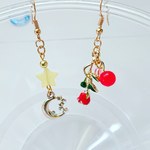 一輪の赤い薔薇とお星様 赤(イヤリング変更可)