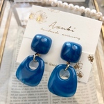 ブルーのワントーン 大ぶりピアス/大ぶりイヤリング  