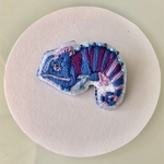 カメレオン刺繍ブローチ