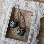 刺繍マカロンバッグ(インディゴ生地にピンクの花)