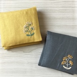 刺繍リネンのサニタリーポーチ 