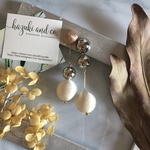 アシンメトリーゆらゆらボンボンピアス