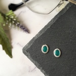 濃緑の銀縁マグネットピアス