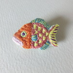 刺繍ブローチ　魚2号