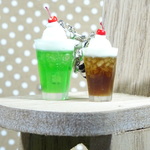 メロンソーダとコーラフロートのストラップ