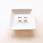 銀の猫ピアス
