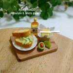 休みの日の朝「アボカド・トースト」