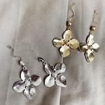 gold flower pierce
