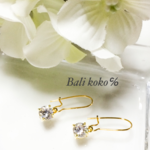 一粒輝く**ジルコニアキドニーピアス