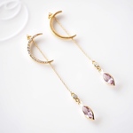  月とスワロフスキーのアシンメトリーロングピアス／イヤリング【k14gf・アレルギー対応】L.Tアメジスト 夏 シンプル 上品