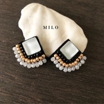 スクエアパーツとガラスビーズ刺繍のボヘミアンなピアス/イヤリング