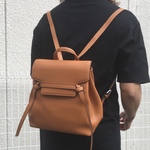 柔らかい上質な本革のキュートなリュック