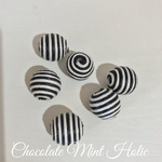 【再入荷】★6個★ブラック&ホワイト ぐるぐる ボーダー ビーズ black & white border beads