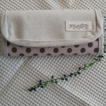 ドット柄の長財布