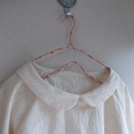 総刺繡丸襟ブラウス