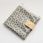 【 Price Down】試作品★LIBERTY　Clementine　クレメンタイン　ブルー系　ファスナーポケット付きビニコの携帯ティッシュケース　本革にマグネット仕様