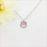 猫とベルフラワーのシンプルネックレス（ピンク）